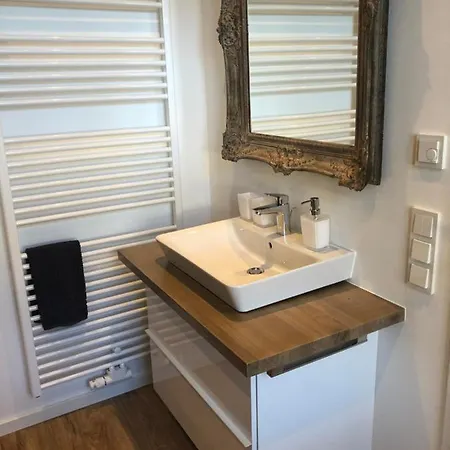 Apartment Bee - Urlaubs Und Business Loft *